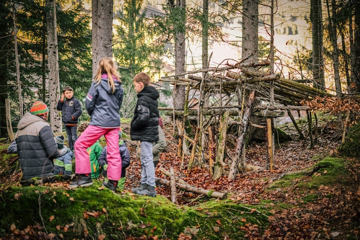 Après les températures très clémentes et inhabituelles des dernières semaines de décembre, ce vendredi 6 janvier 2023 à Champéry dans la région des Dents du midi.