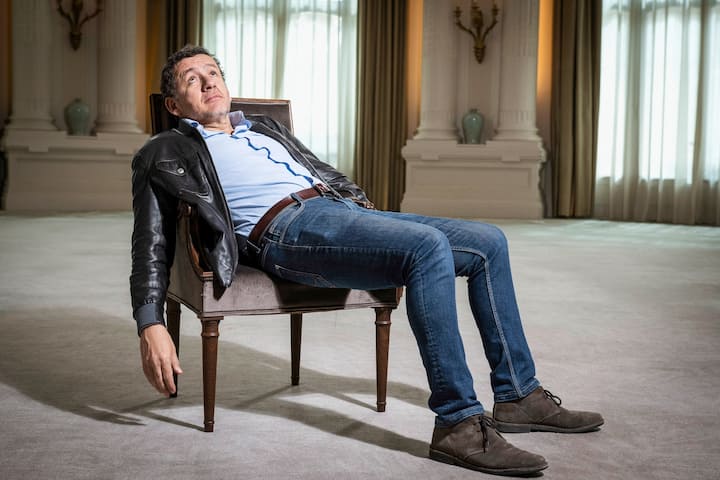 Le réalisateur Dany Boon photographié au Beau-Rivage Palace à Lausanne
