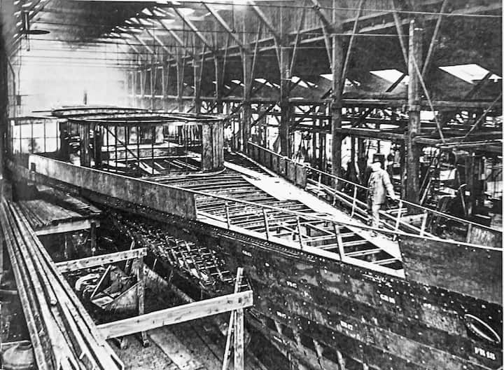 Construction du bateau-salon Général Dufour, nommé ainsi en hommage au général de l'armée suisse Guillaume-Henri Dufour. Il a été construit en 1904-1905 à Winterthour. Il entre en service en 1905. 