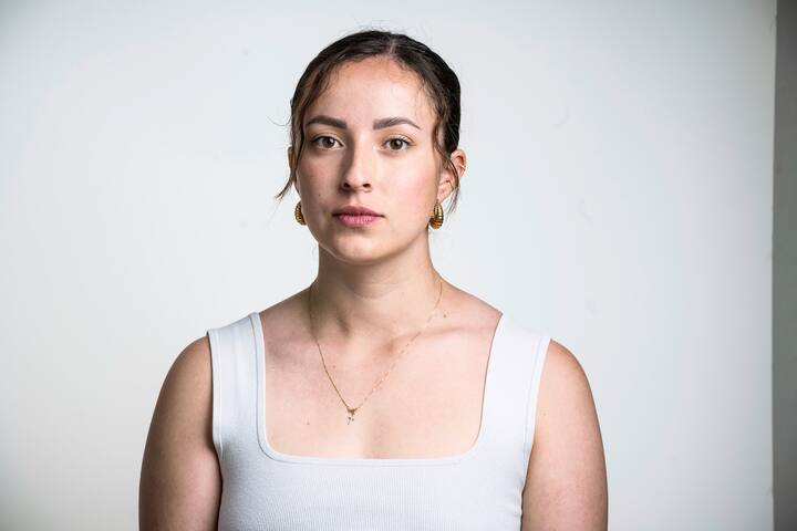 Heidi, fondatrice d'Amor Fati, témoignant sur les agressions sexuelles qu'elle a subies