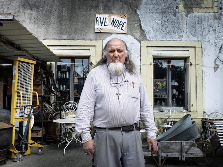 Sur la façade de sa maison, à Berlincourt, «Jacky» Domont a affiché une pancarte «A vendre». «Est-ce qu’on pourra rester ici avec ces opérations de «fracking»? Cette histoire, c’est une aberration humaine!»