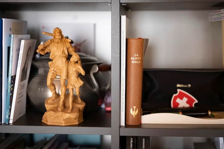 La bibliothèque de Kevin Grangier, président de la section vaudoise de l'UDC