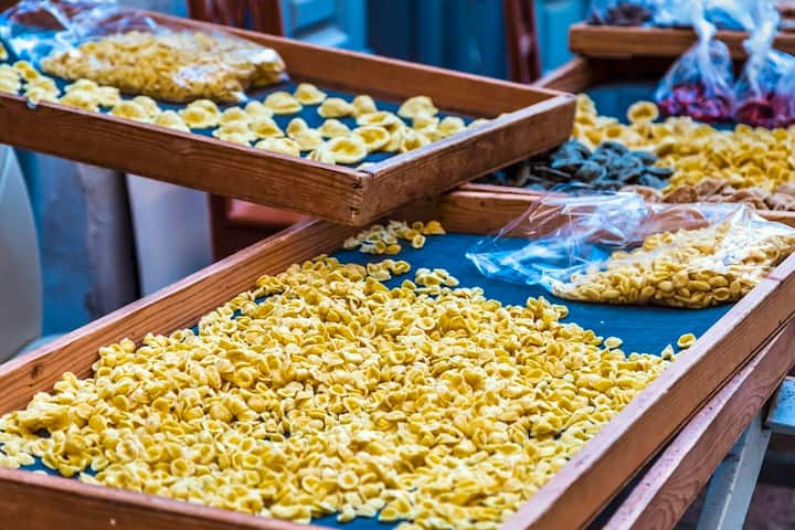 Les «orecchiette» fabriquées à la main dans les ruelles
