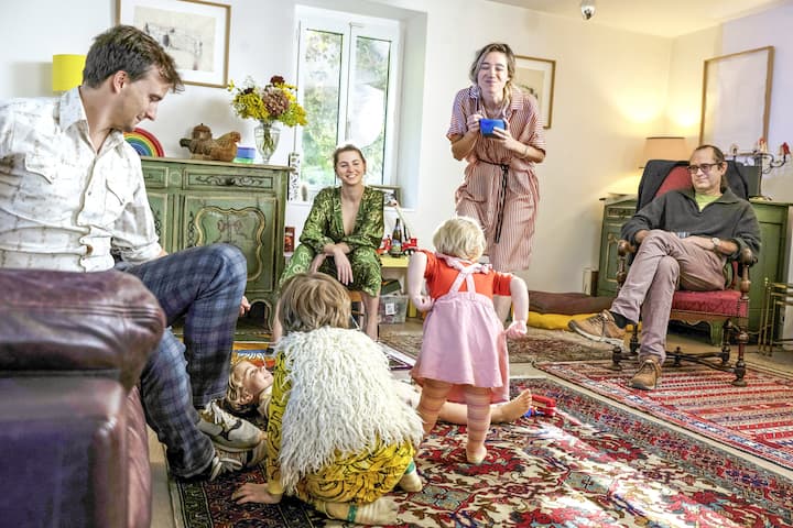 Zoe Schellenberg entourée de sa famille