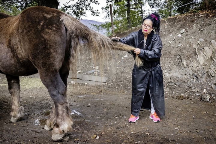 Laetitia avec son cheval Bobby, reportage équithérapie