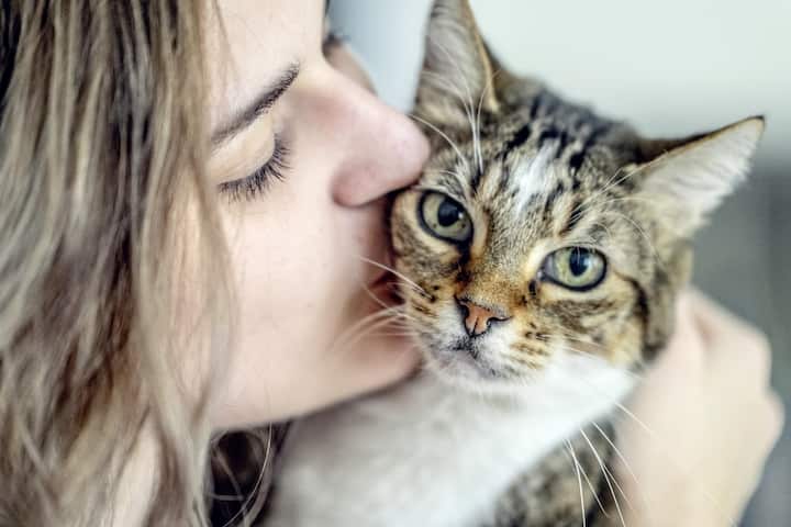 Melody avec son chat - article sur la dépression