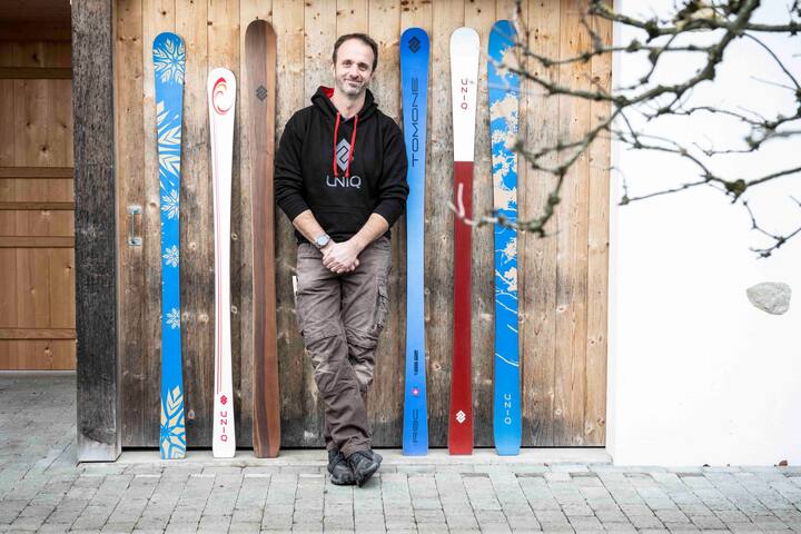 Remo Nägeli fabrique des skis avec ses clients