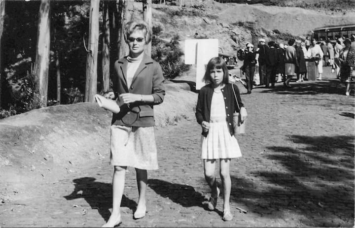 Véronique Jannot enfant avec sa mère