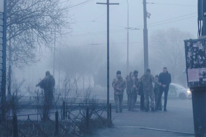 Afin de faire face à la pénurie de soldats et de munitions, Kiev veut élargir la mobilisation militaire.