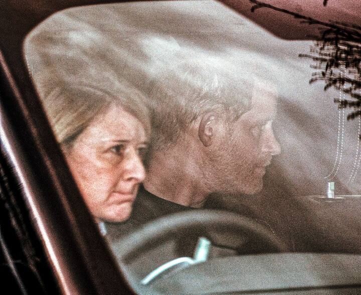 Le prince Harry arrive à Clarence House pour voir son père Charles III suite à l'annonce de son cancer
