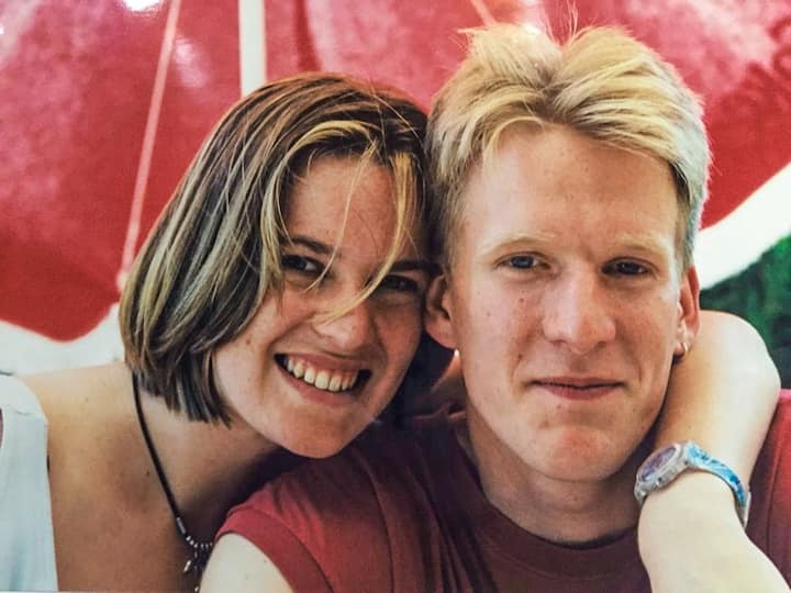 Sébastien Maillard, brûlé à 92% en 2000, et sa compagne Karine avant l'accident