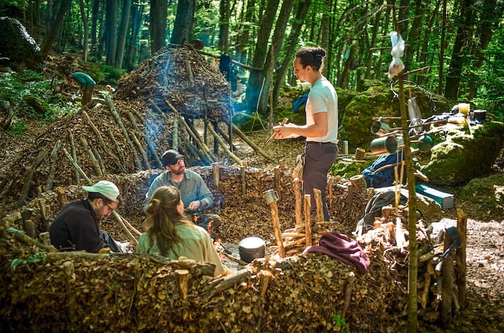 Nino Catalanotto, instructeur de survie, propose des stages d’immersion pour partager sa passion de la nature et de l’aventure