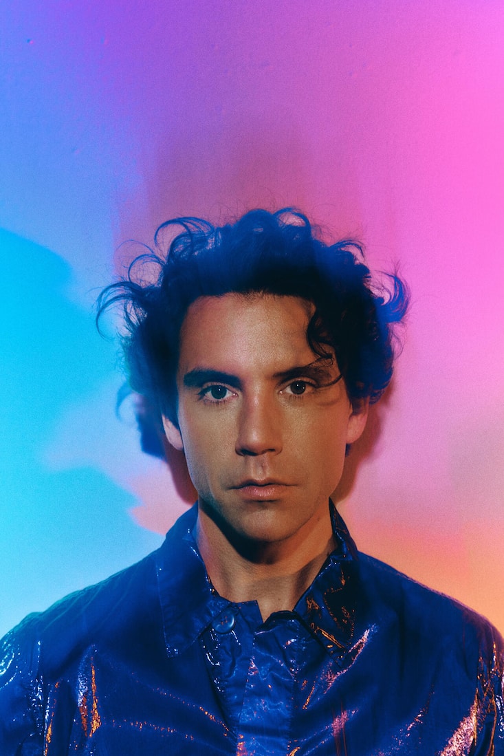 IL20_Mika_Spinning_Out_Press_Release_Full_Res.jpg