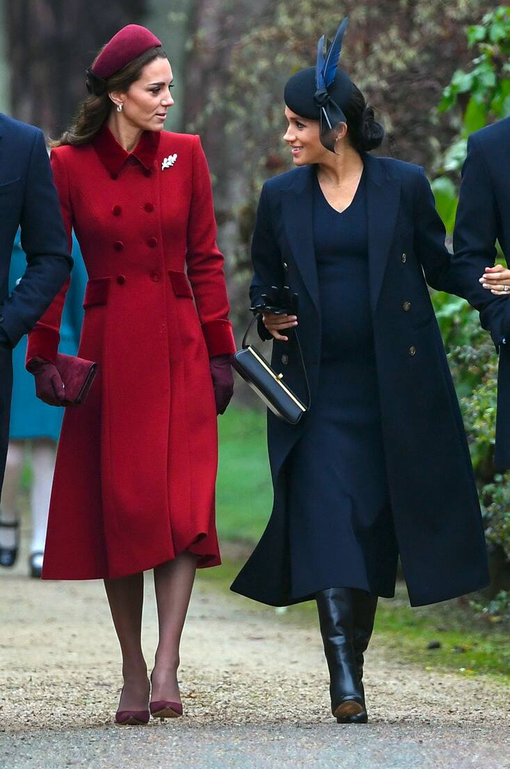 La duchesse de Cambridge et la duchesse de Sussex arrivent pour assister au service religieux du matin du jour de Noël à l'église St Mary Magdalene à Sandringham, Norfolk.