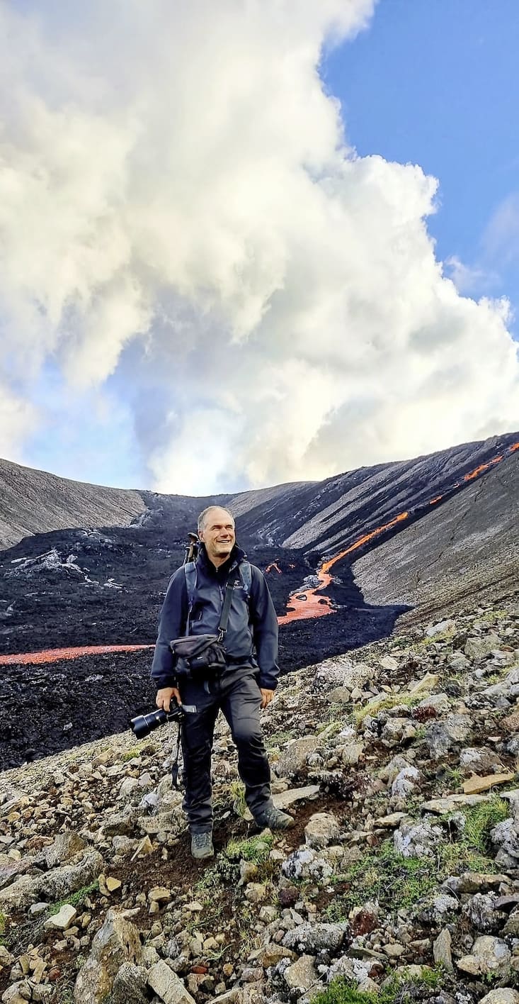 le volcanologue genevois Thierry Basset sur le terrain.