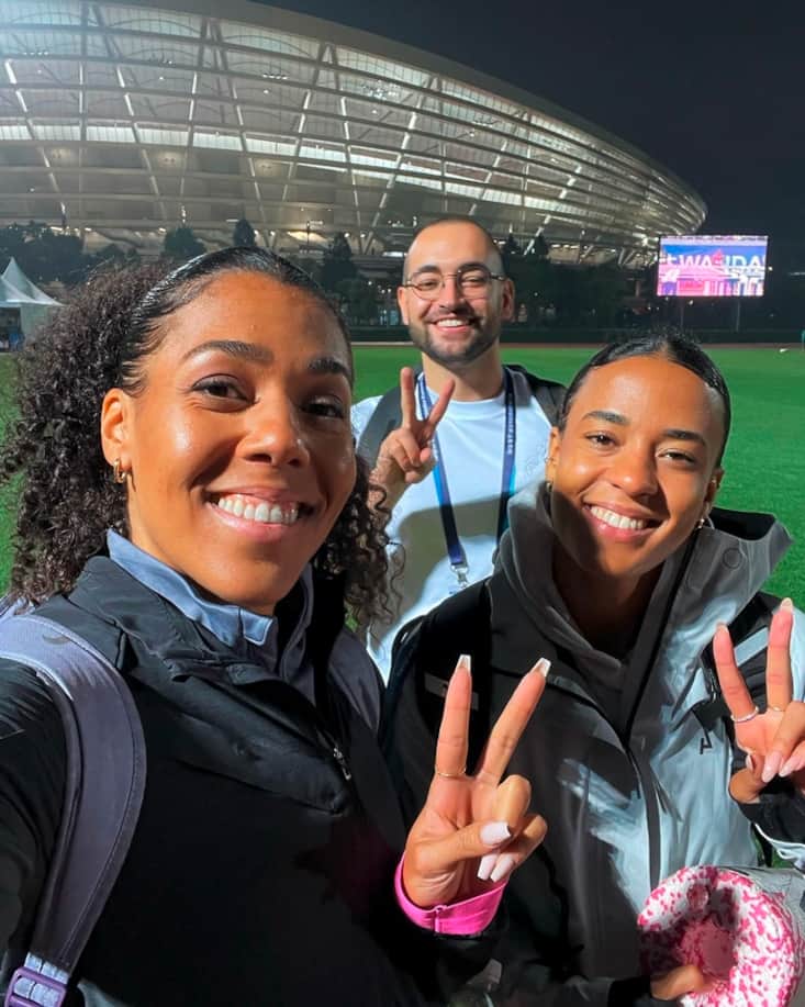 Mujinga a commencé sa saison 2024 lors de meetings de la Diamond League en Chine accompagnée par sa sœur Ditaji et son ami et coach Florian Clivaz