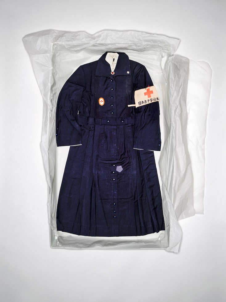 L’objet préféré de Henry Leutwyler, lui-même amoureux fou du Japon: un uniforme d’infirmière de la Croix-Rouge japonaise de la Seconde Guerre mondiale